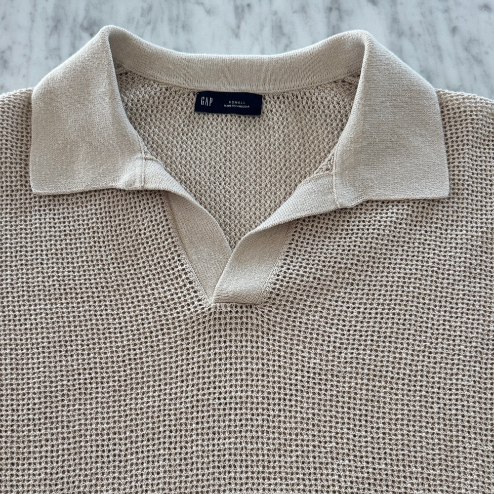 GAP Men's Beige Crochet Polo Shirt. XS - Picture 2 of 4